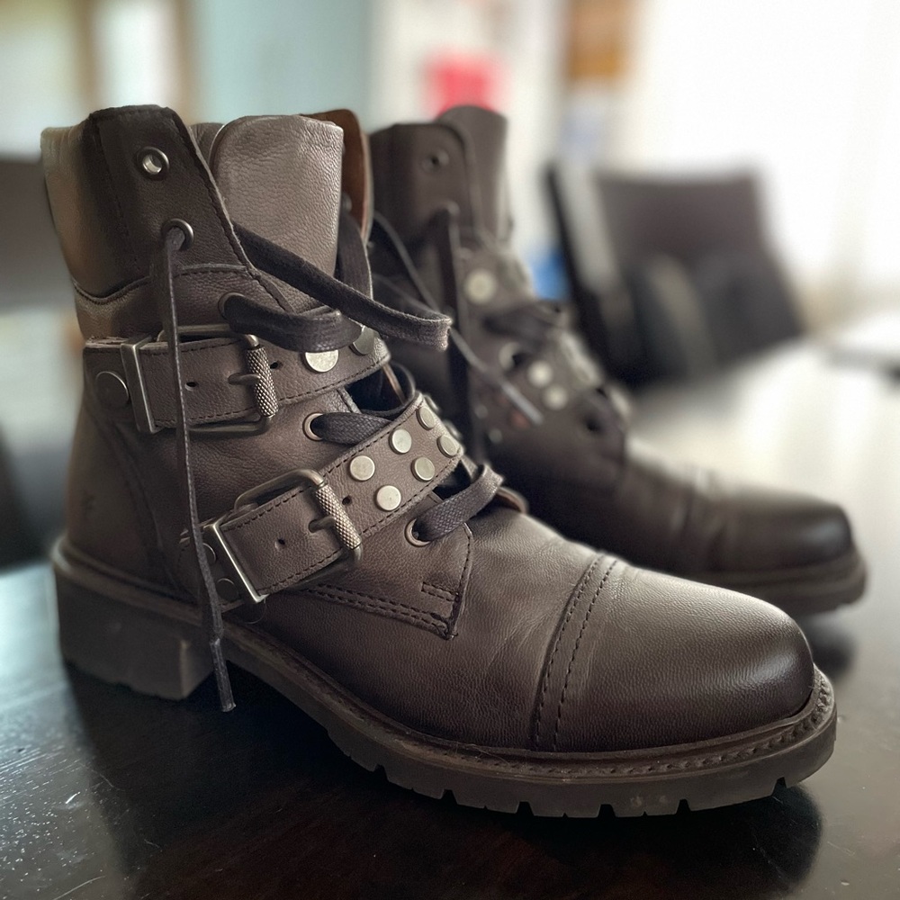 Frye Women's Samatha Stud Hiker Hiking Boot